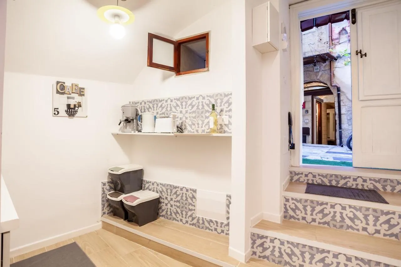 La Casetta Lovely Apartment In Bari Vecchia Italy